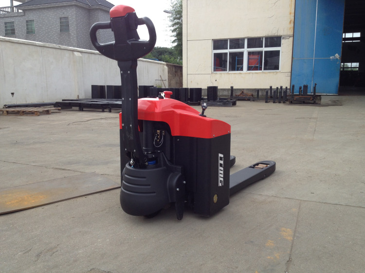 Convenient 500kg Electric Pallet Forklift , Self - Loading Pallet Lifting Equipment