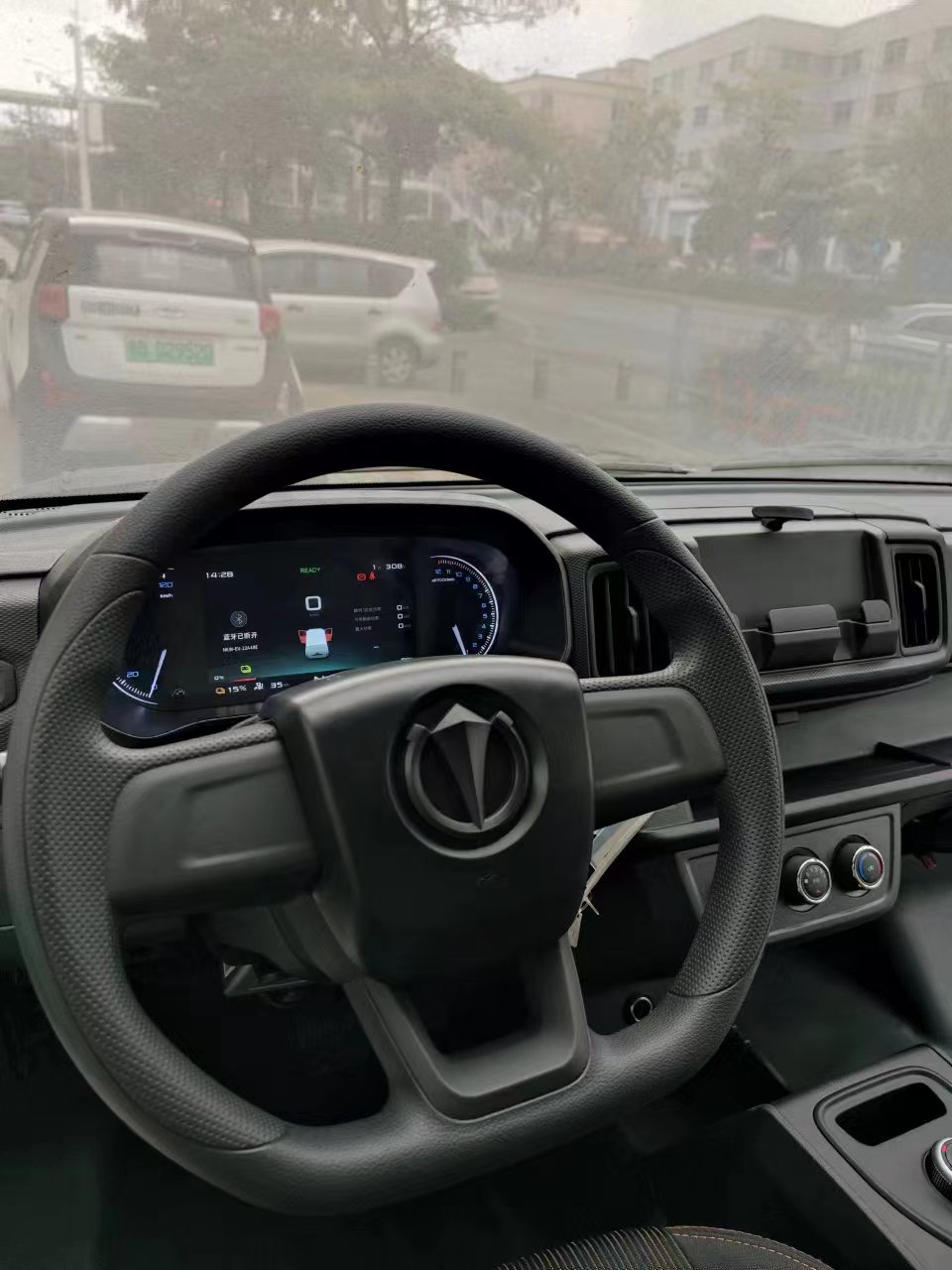 210km Range 2 Seater Van U6 Electric Truck with No Touch Screen and Compact Design