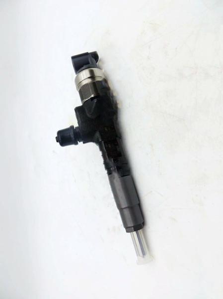 KUBOTA V2607 1J705-53051 Denso Common Rail Injector / Car Engine Injector 295050