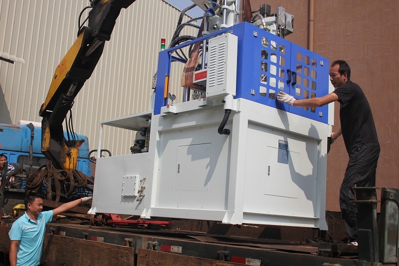 400mm Open Stroke Center Turret Two Color Plastic Injection Molding Machine 240T JTT2V3R-2400