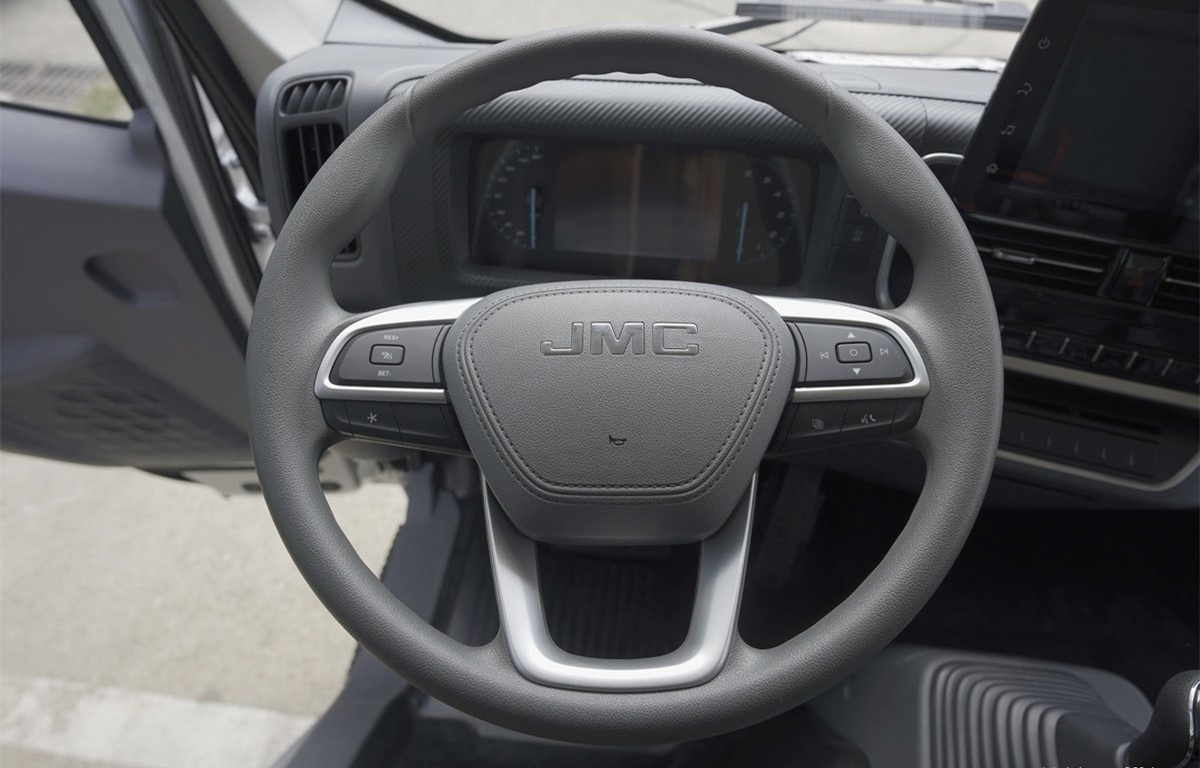 JMC Wide-body Luxury Version 152 Horsepower 4.2-meter Single-row Van Light Truck Cargo Truck EU Standard 2 to 6