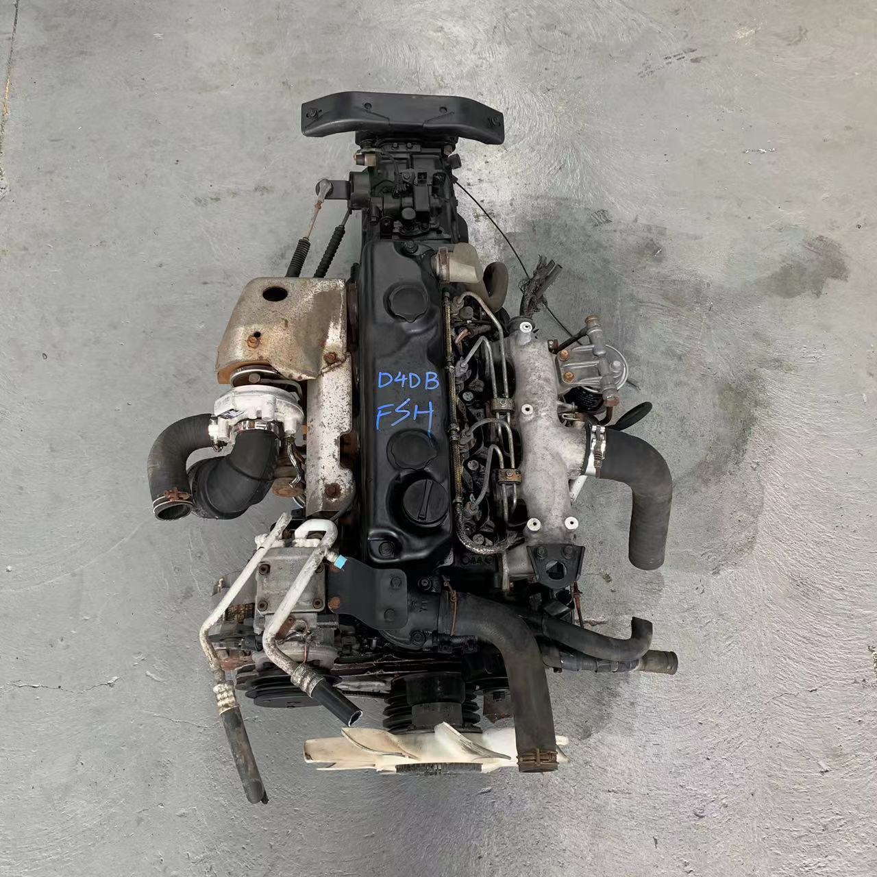 Direct Injection Car Engine Parts High Torque Connection D4DBT Diesel Engine
