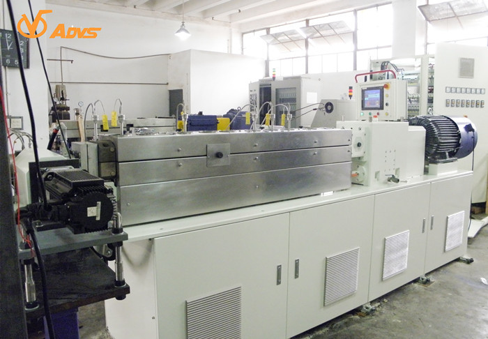 50HZ 3 Phase Lab Twin Screw Extruder Split Barrel Type For Compounding