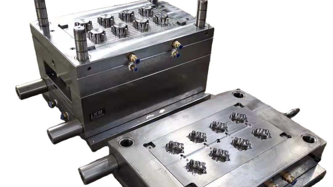 Customized Surface Car Injection Molding Plastic Parts For Auto Headlight Making