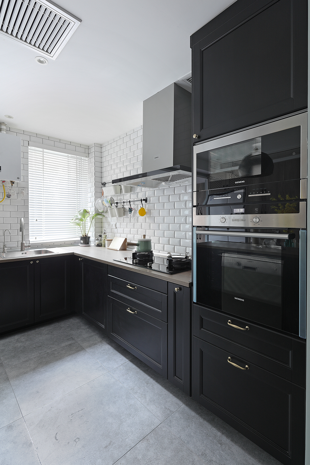 European Style Stainless Steel Kitchen Cabinet luxury For Commercial