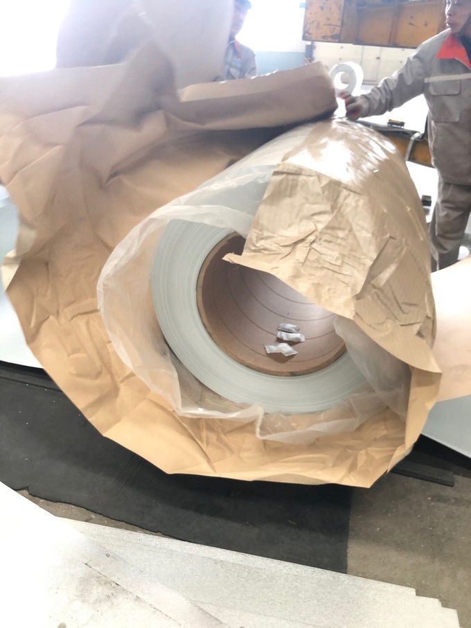 Ral Color PPGL PE SMP PVDF Metal Building Material Color Coated Coils Bright Matt High Light Surface Filming Dx52D PPGI