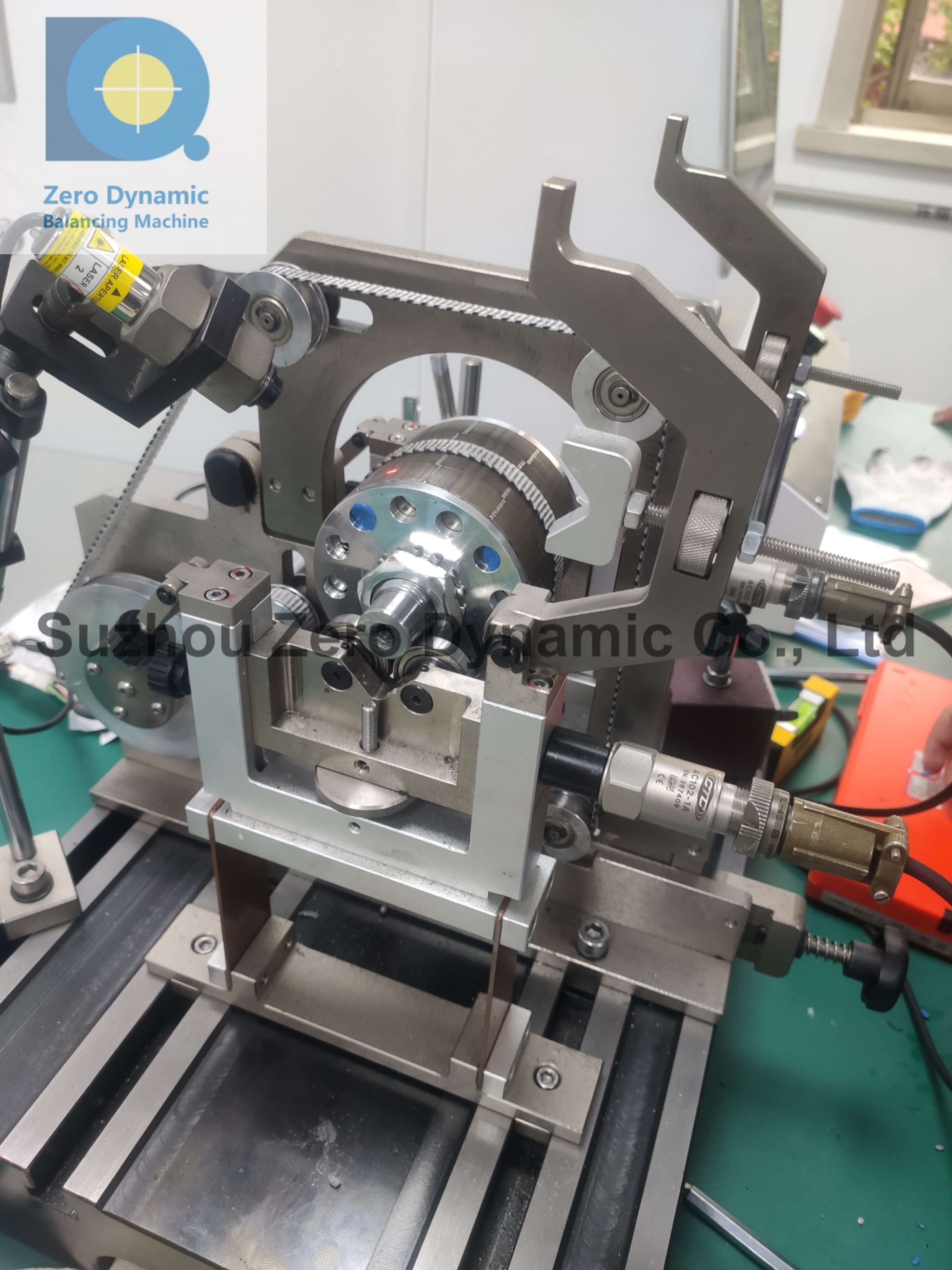 High Precision Soft Bearing Rotor Balancing Machine For 1-5kg Rotors