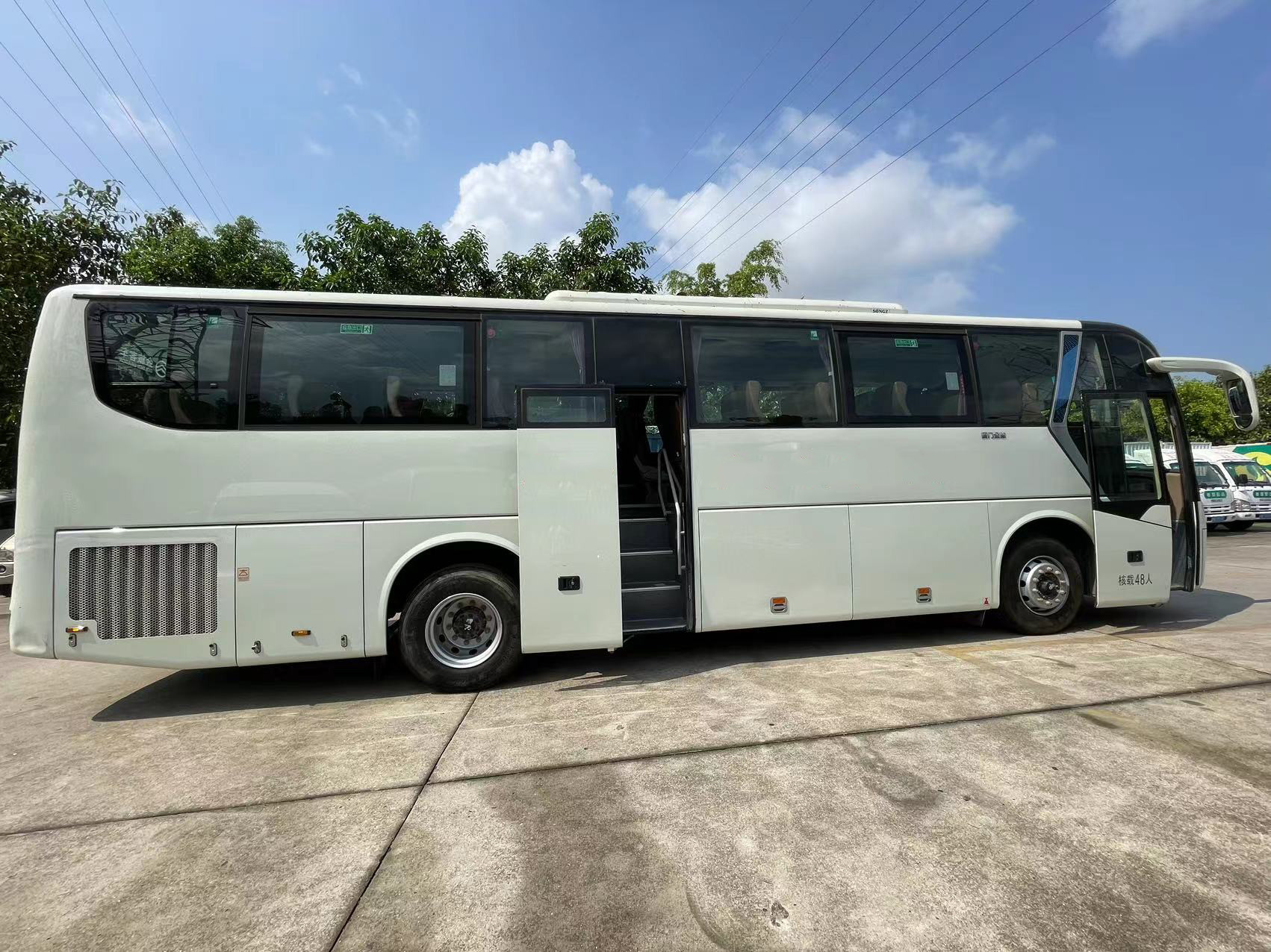 Golden Dragon 48 Seats Second Hand Luxury Bus Diesel Used Commercial Vehicle