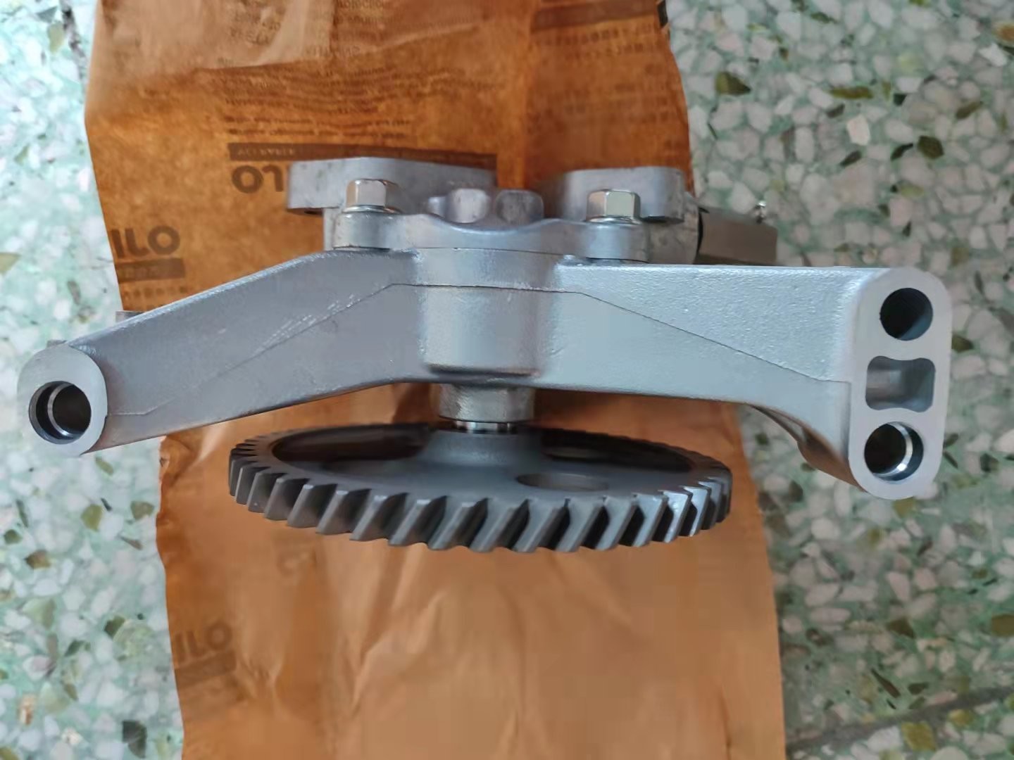 Me074345 6D16 Mitsubishi Heavy Industries Spare Parts Oil Pump For Sk320 Sk330