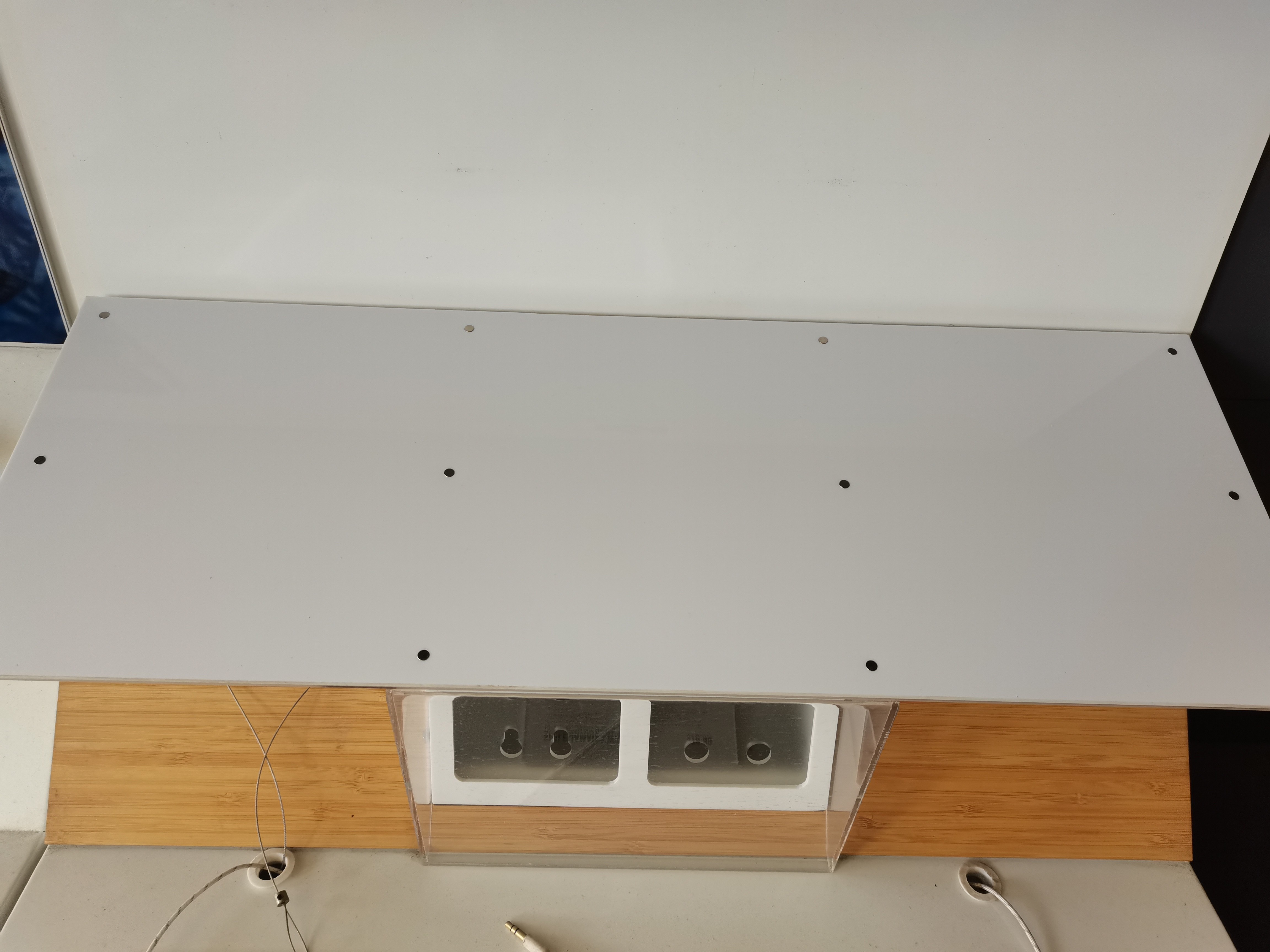 Headphone Counter Metal POP Displays Acrylic Material Multiscene