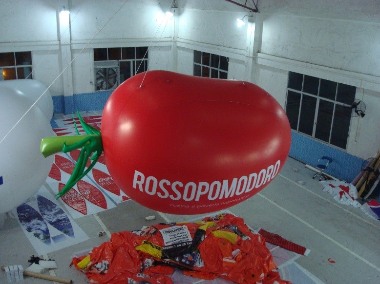 4m Long Plum Tomato Shaped Balloons For Haning / Pop Display / Event Show