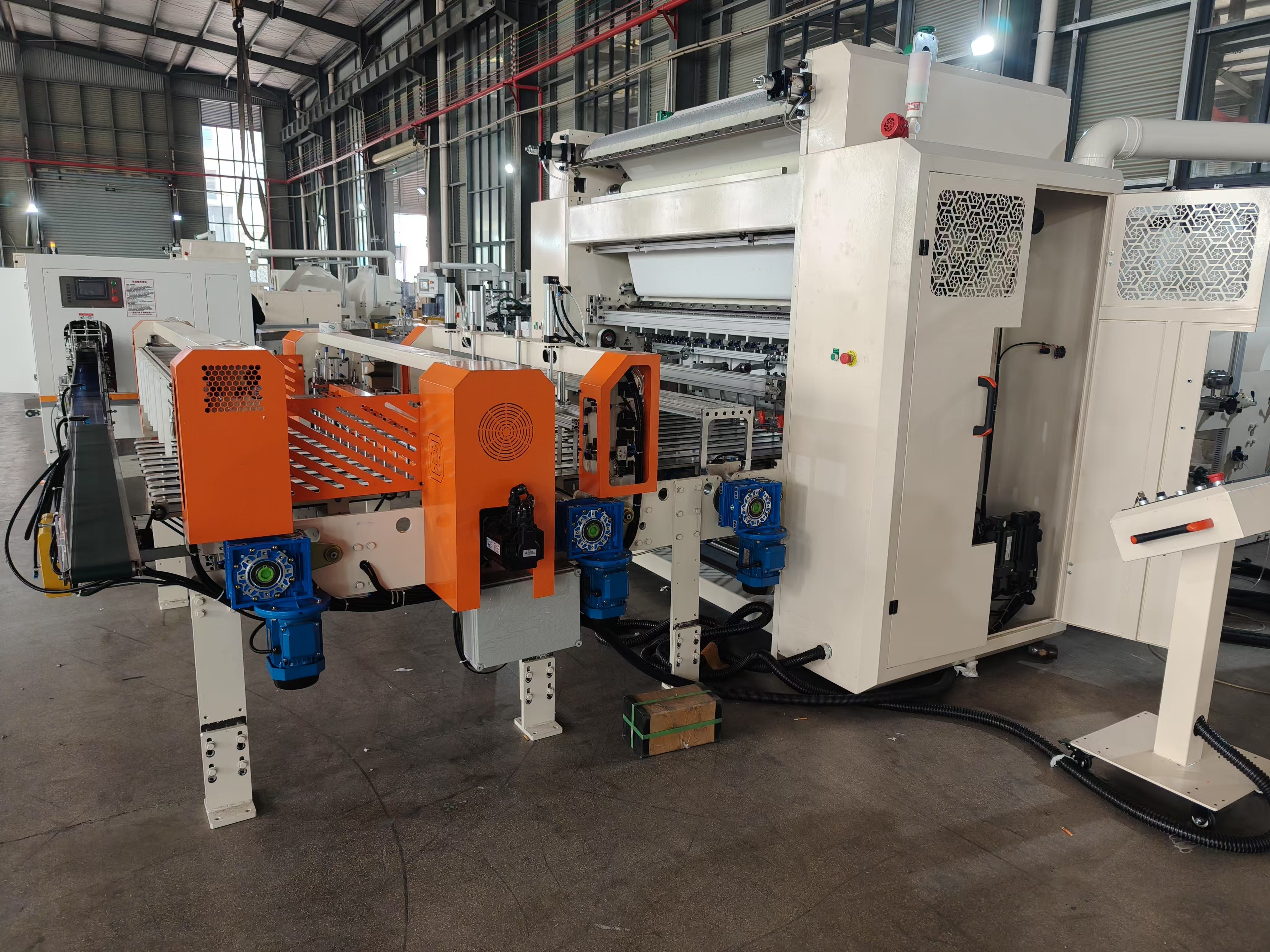 Fully Automatic Facial Tissue Paper Folding Machine With Half Fold Transfer Device