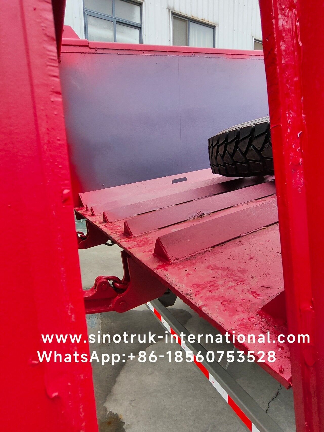 SINOTRUCK Howo Tipper Dump Truck 380Hp 6 × 4 20CBM Box 10 Wheels Smashing Angle iron