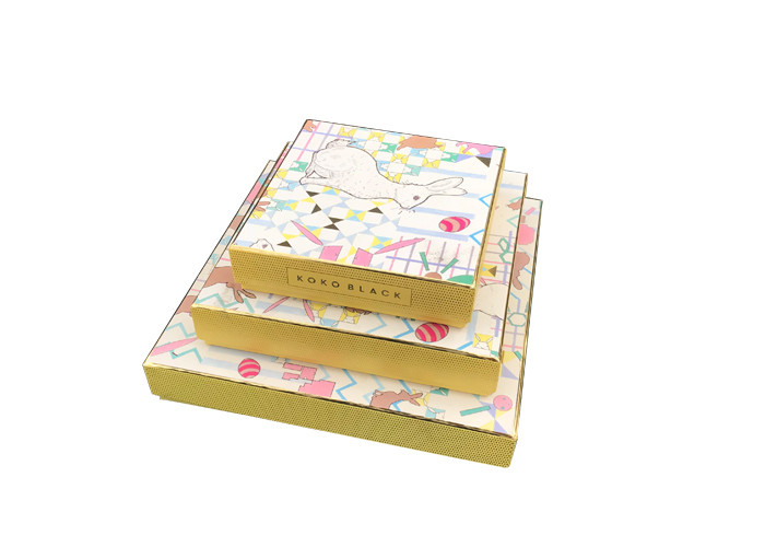  Square Cardboard Chocolate Gift Boxes Packaging With Tray / Rabbits Pattern Manufactures