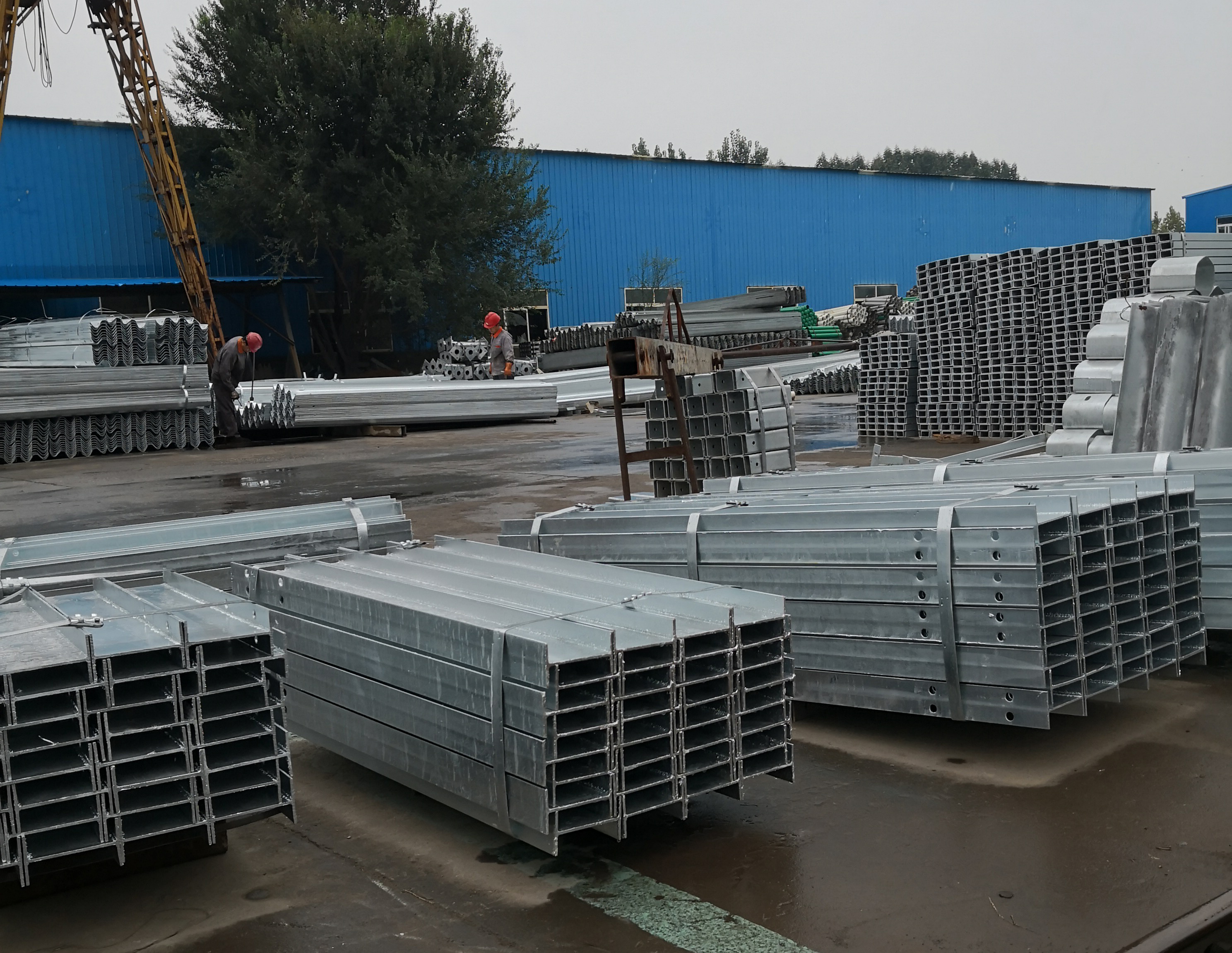Q235 Q345 Hot Dip Galvanized Guardrail R End Wings for Highway in Customized Colors