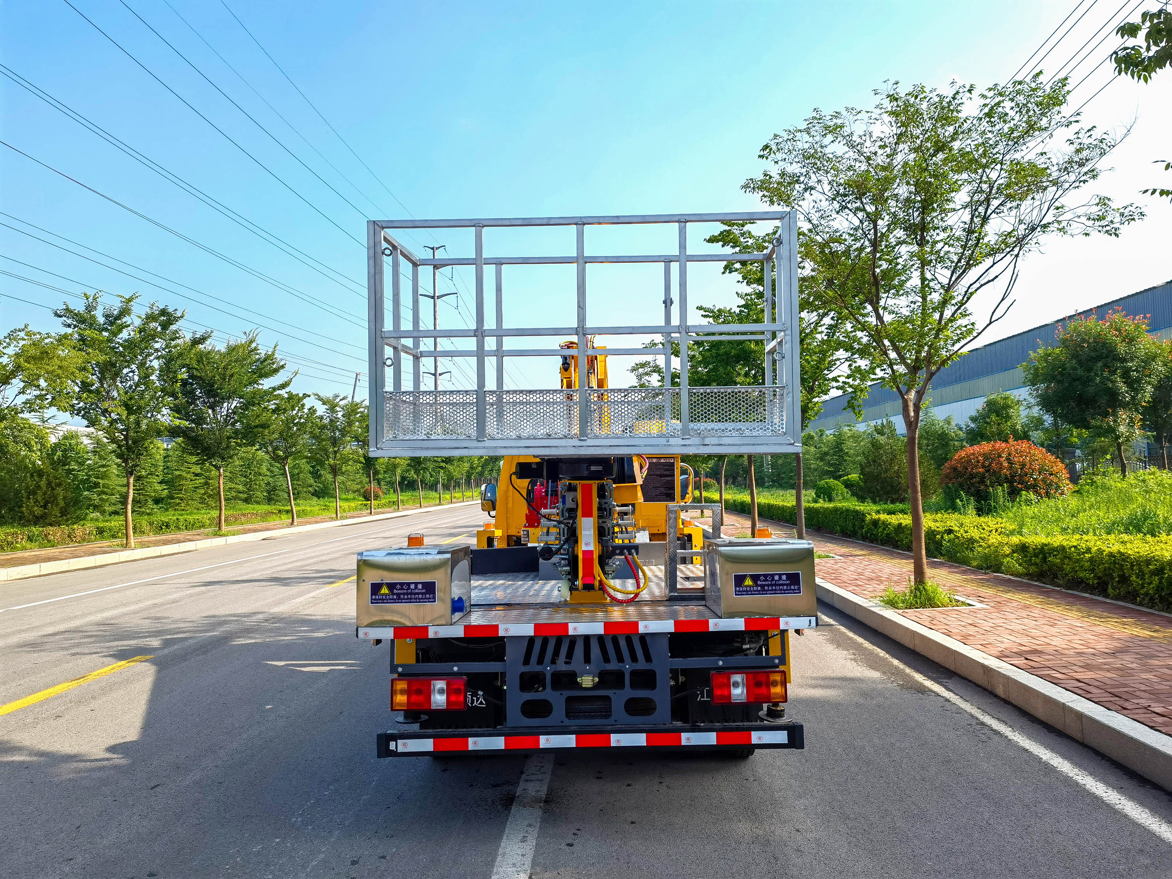 27m Hydraulic Truck Mounted Aerial Telescopic Access Ladders Bucket Truck Boom Lift Aerial Manlift Work Platform Truck A