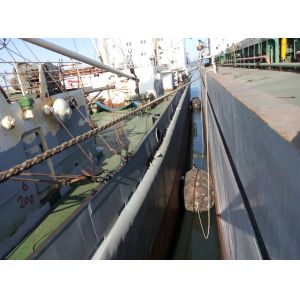 50kpa 80kpa Inflatable Rubber Fender With Chain Tyre Net