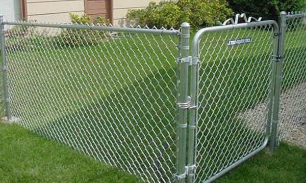 6 Foot 9 Gauge Black Galvanized Chain Link Fence