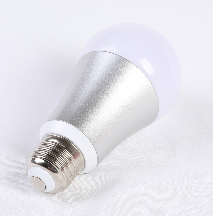 Intelligent Dimmable LED Light Bulbs E26 Base Type 360 Degree Beam Angle