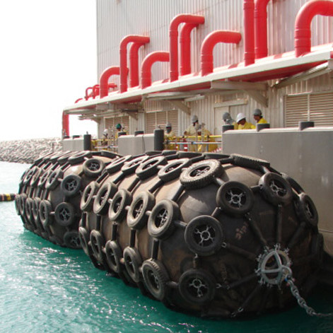 CCS Certified Inflatable Floating Black Color Pneumatic Rubber Material Yokohama Fender