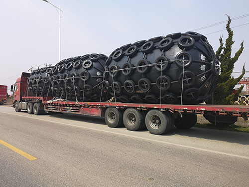 VLCC Yokohama Pneumatic Rubber Fenders