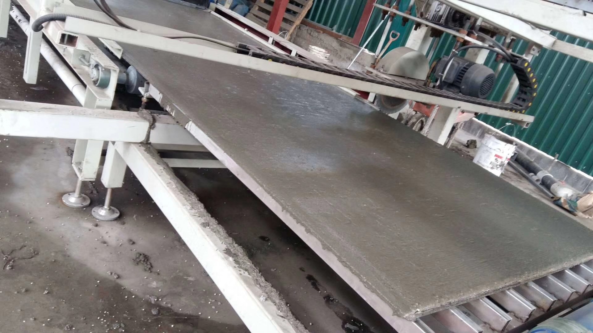 Fully Automatic Sandwich Wall Panel Machine With 3000 sqm Larger Capacity