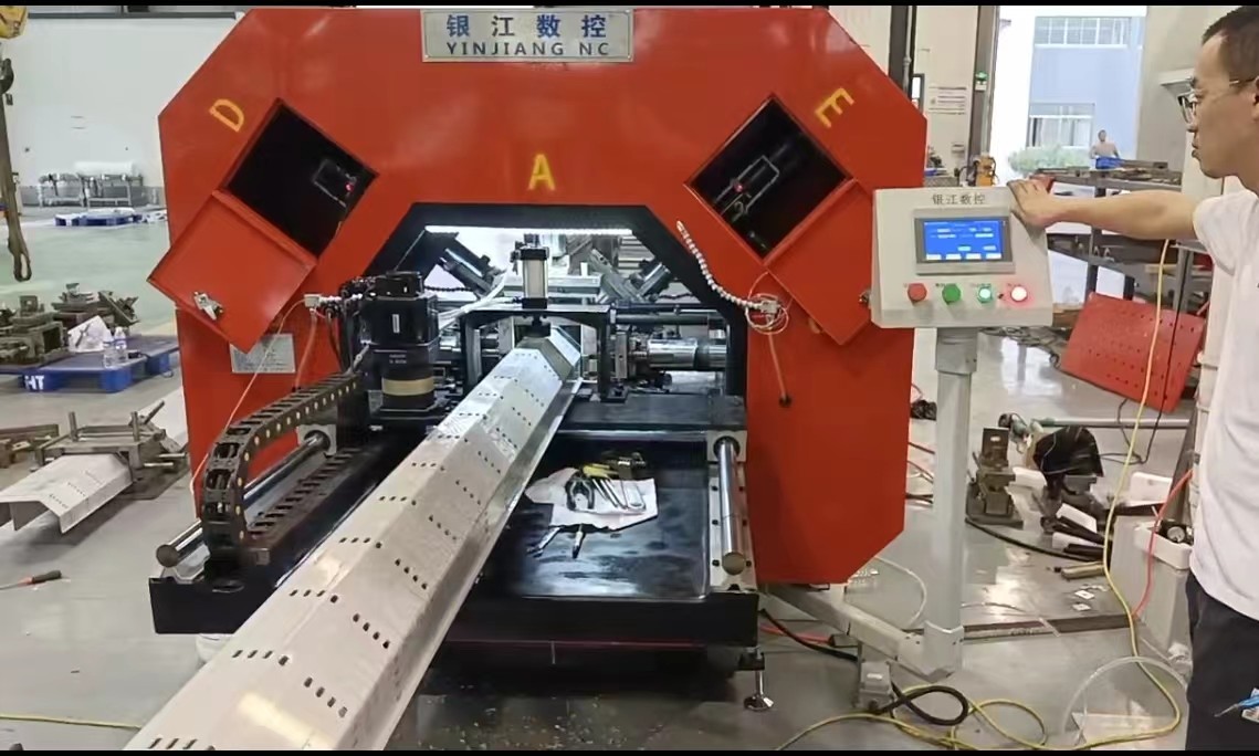 125mm Max. Shearing Angle Steel Puncher 15KW Electric Steel Punching Shearing Machine
