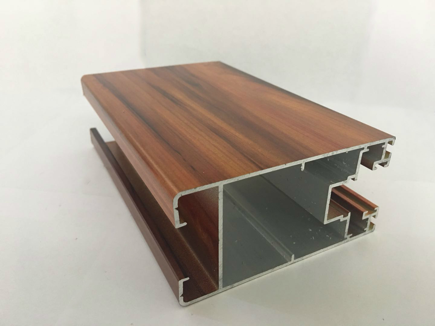 High Simulation Wood Grain Aluminium Profiles Surface Exquisite