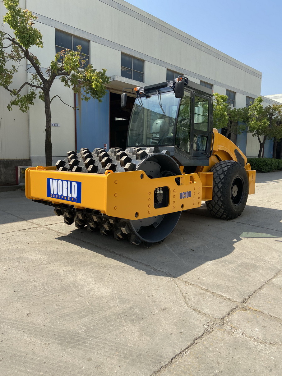 1500mm Drum Vibratory Road Roller with Cummins 4BTA3.9-C125 Engine