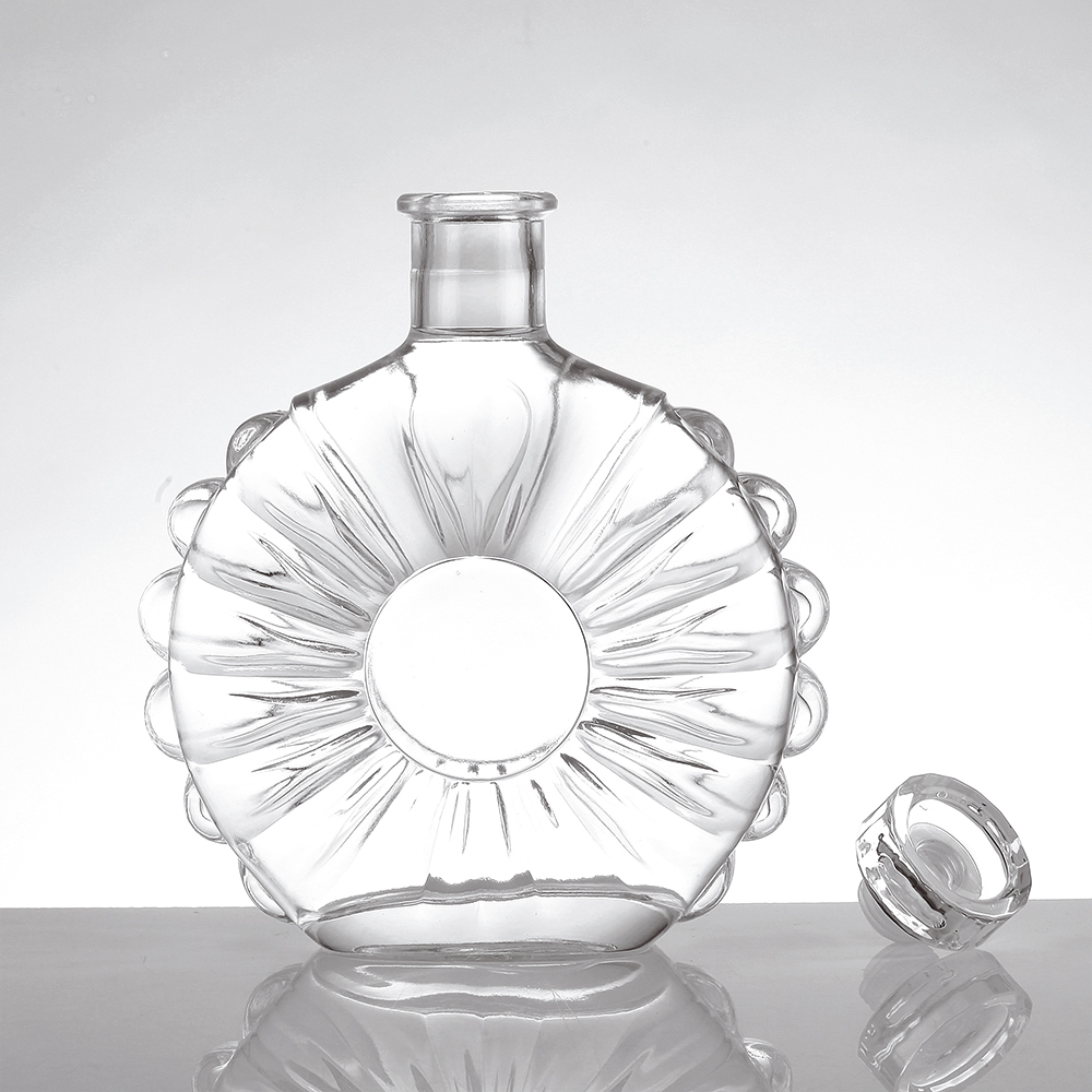 Spray Cap White Glass Material Whiskey Liquor Bottle with Stopper 500ml 750ml Design