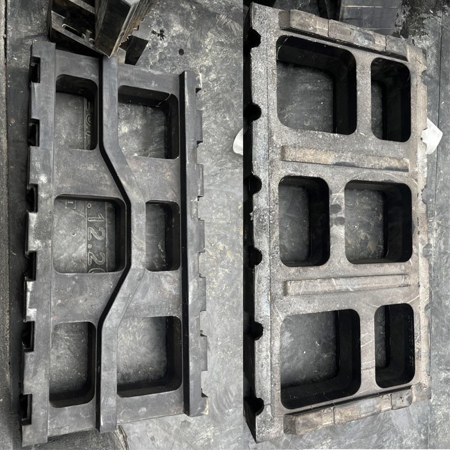 Black Cololr Excellent Rubber Screen Panels 40*8mm For Industrial Vibrating Screens