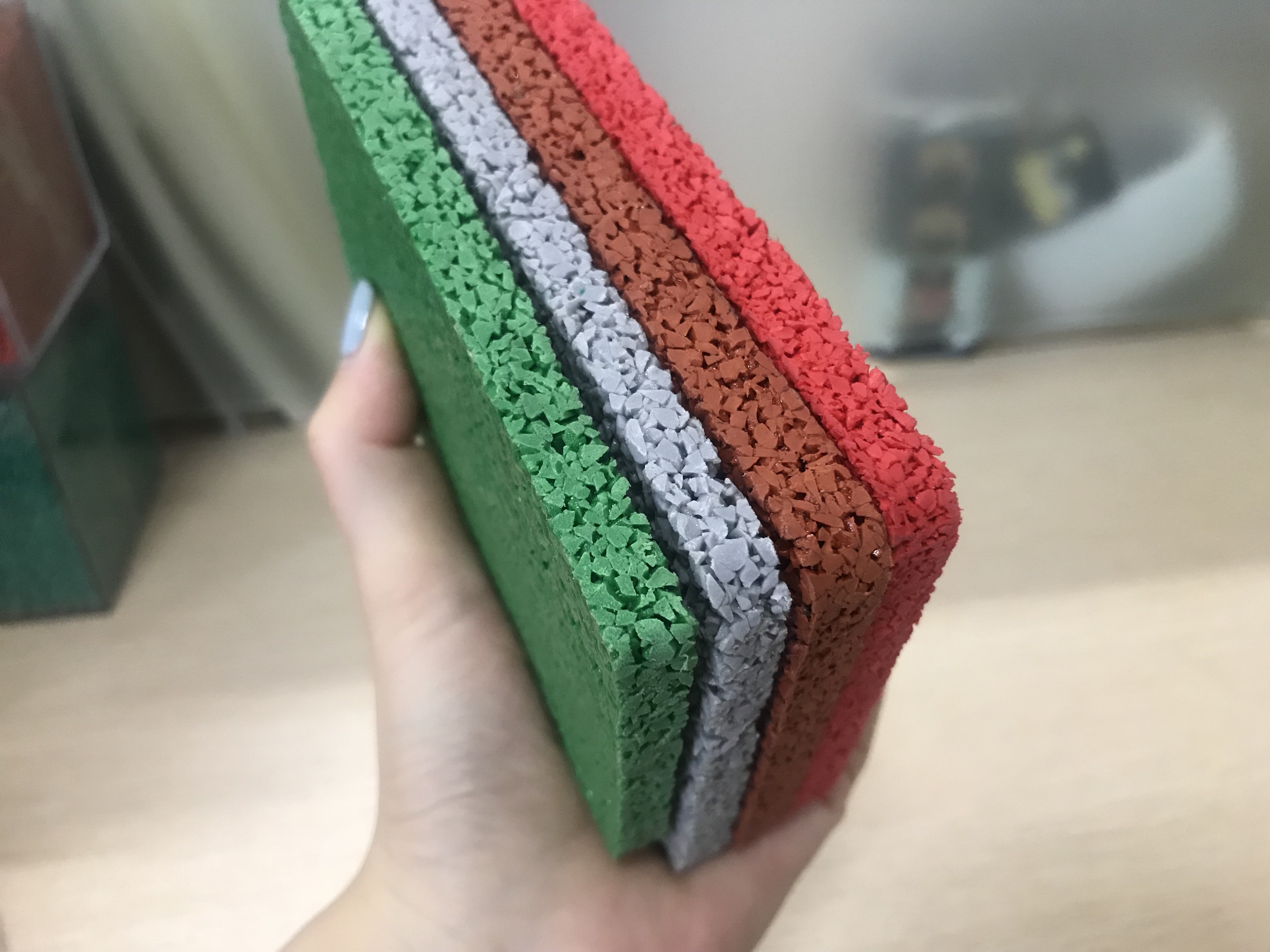 Breathable Water Permeable 2mm 4mm Rubber Granules Flooring