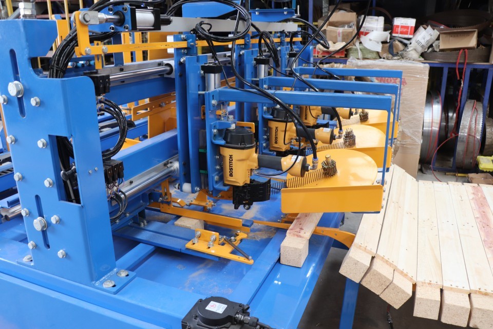 Automatic Wood Pallet Block Nailing Machine Pallet Legs Nailing Machine