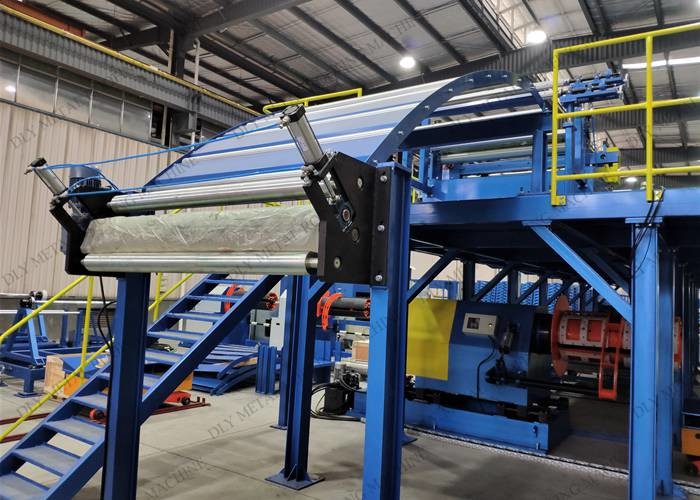 300kw Roofing Sheet Roll Forming Machine 1250mm Sandwich Panel Production