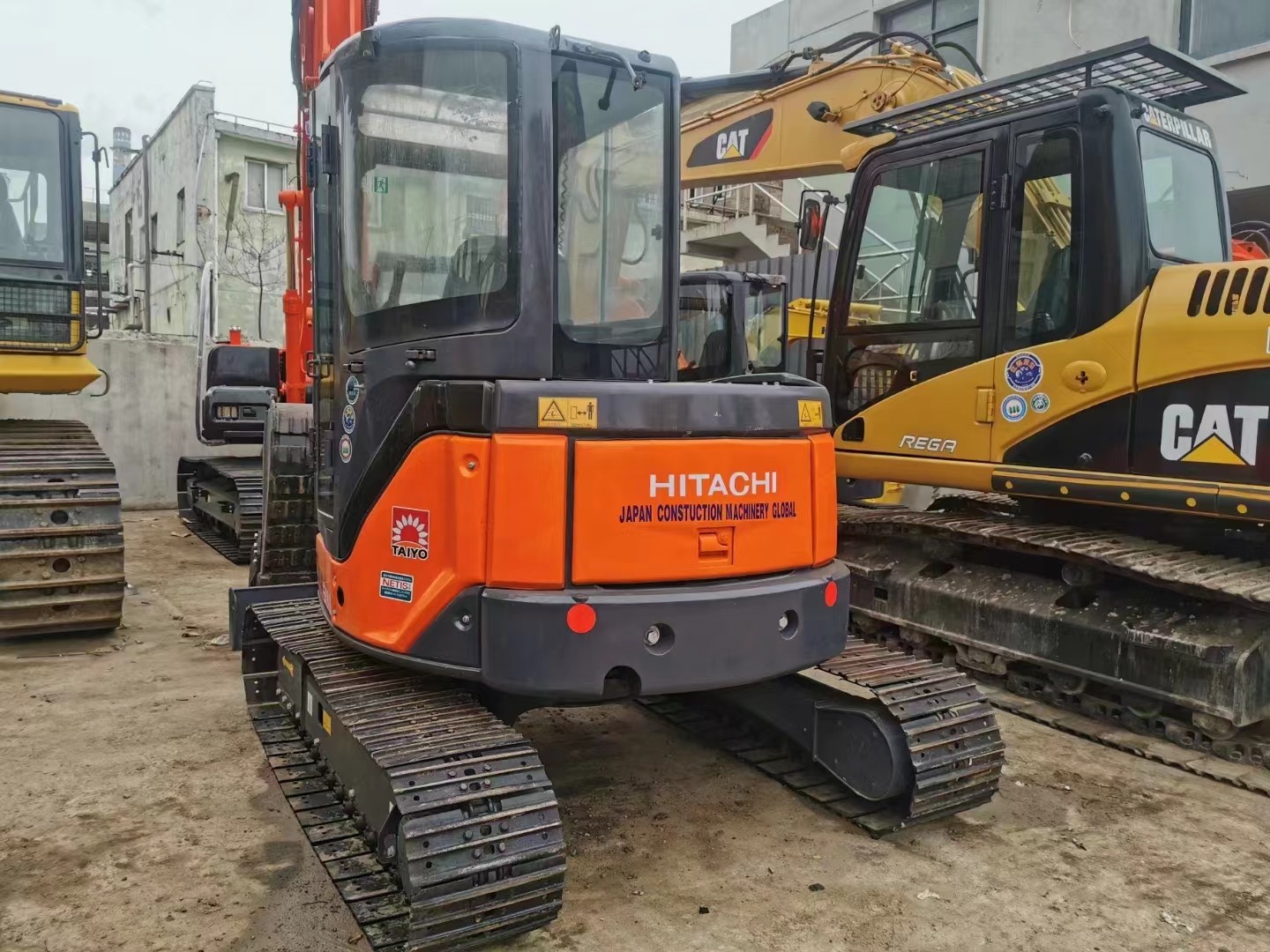 Used zaxis50 Excavator In Decent Condition for work
