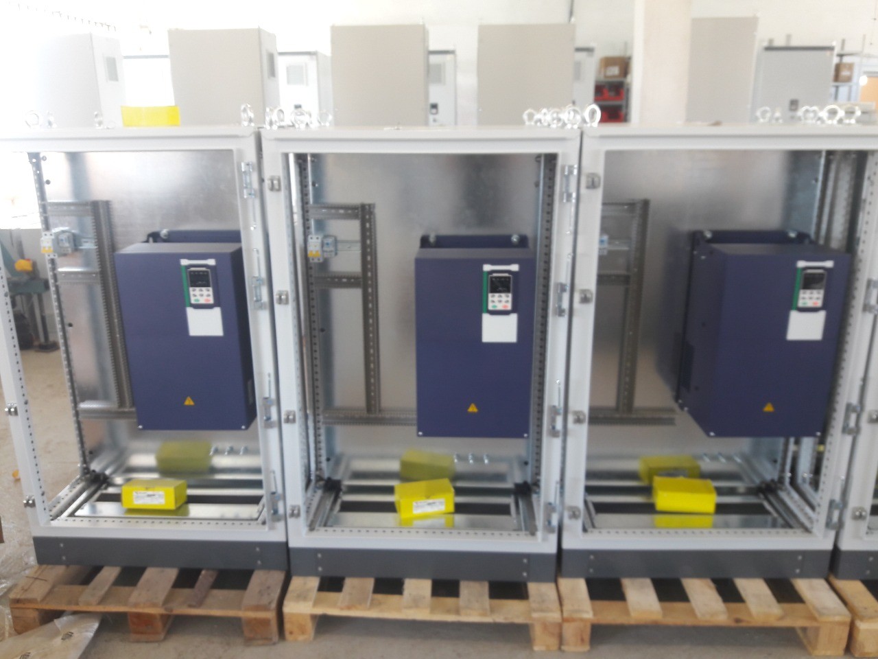 4.2A 1.5KW 2hp Motor VFD Variable Frequency Drive For AC Motor Equipment