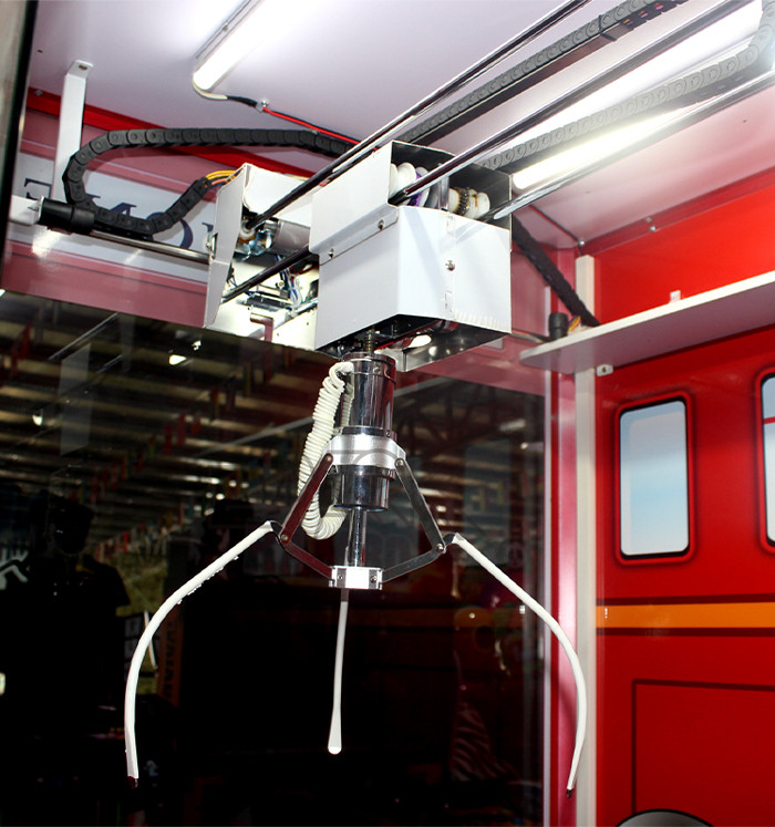 British Style Gift Scratch Claw Crane Vending Machines Coin Operated