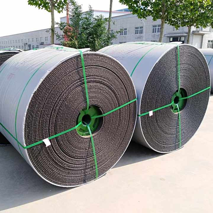 Anti Tear Wire Rope Lifting Belt With ST630 Steel Cord Conveyor Belts For Long Distance Conveying