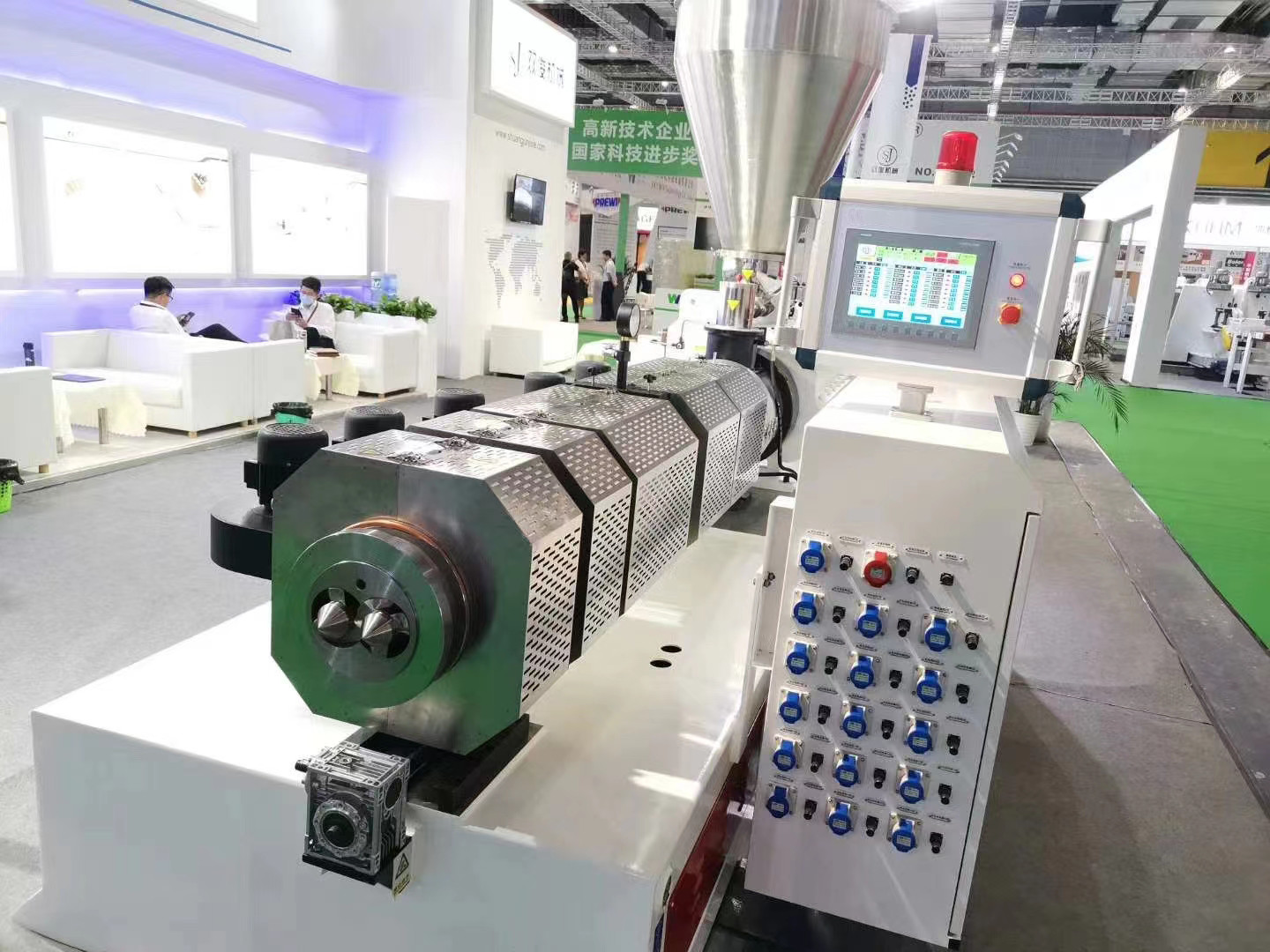 High Energy PVC Pipe Production Extrusion Machine 150 - 250KG / H