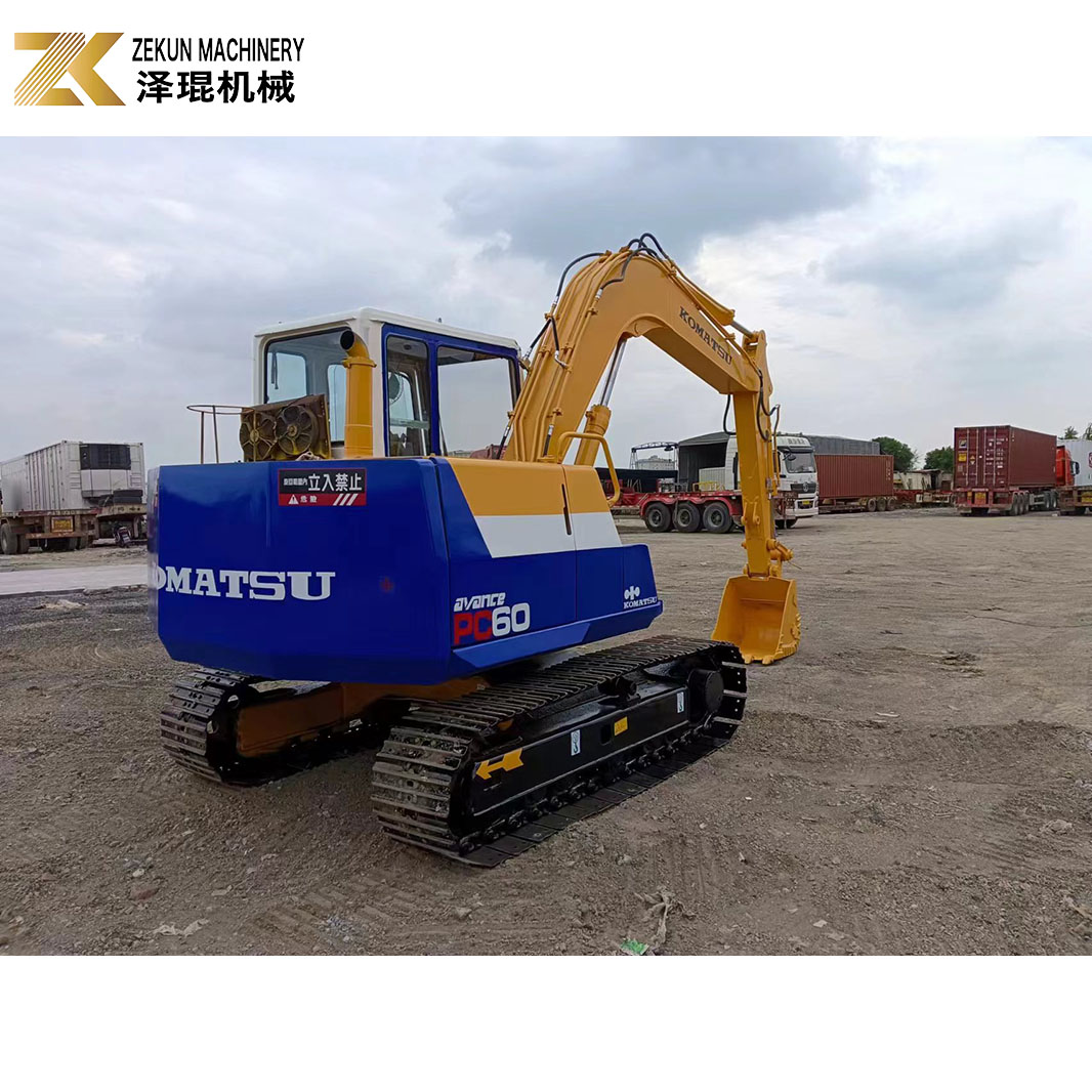 Japan Komatsu PC60-6 Excavator with Low Operating Weight of 6 TON and Good Condition