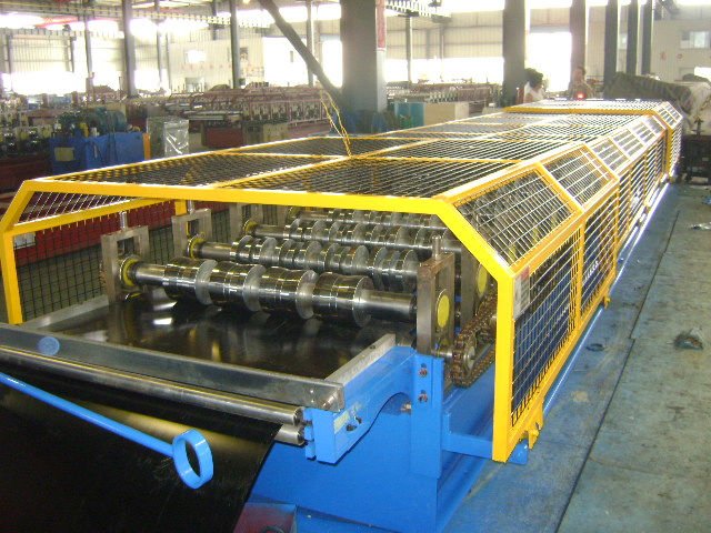 steel roof roll forming machine
