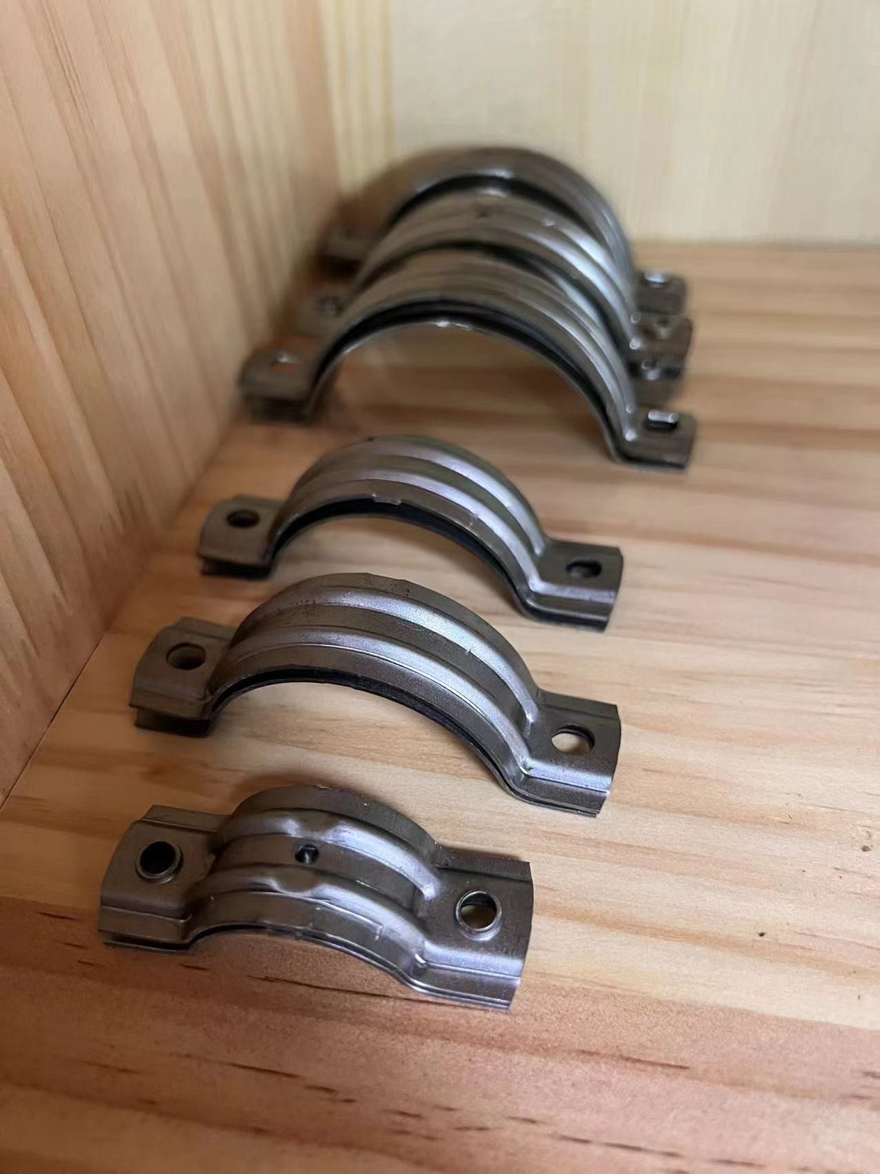 Stainless steel U-shaped hose saddle clamp U-shaped hose clamp