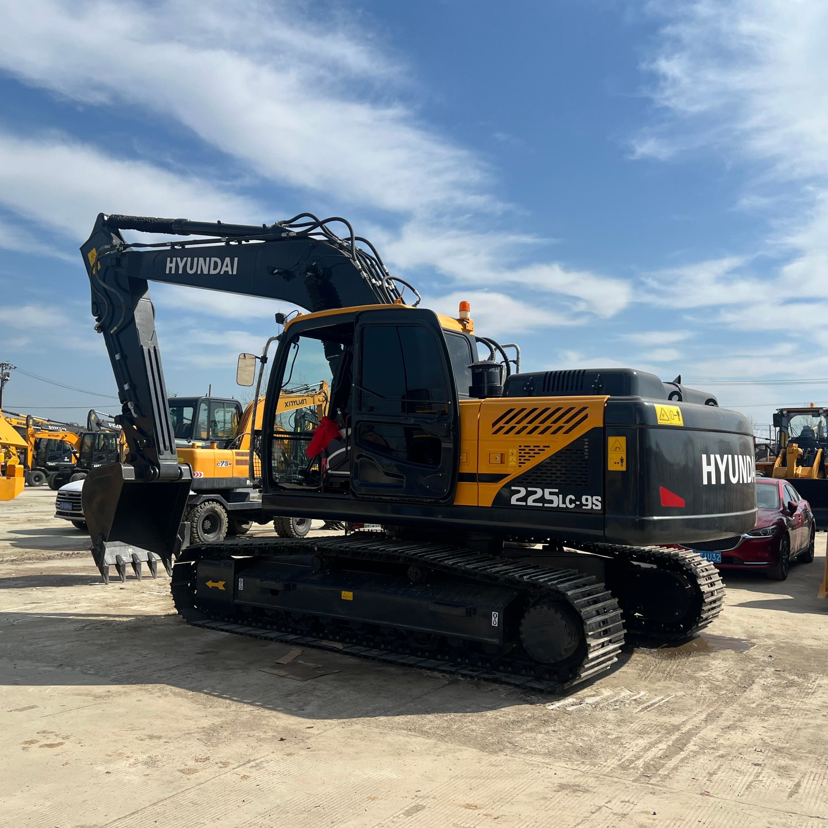Original Brand Used hyundai 225-lc-9s Hydarulic Crawler Excavators 22 Ton Road Construction Machine for Sale