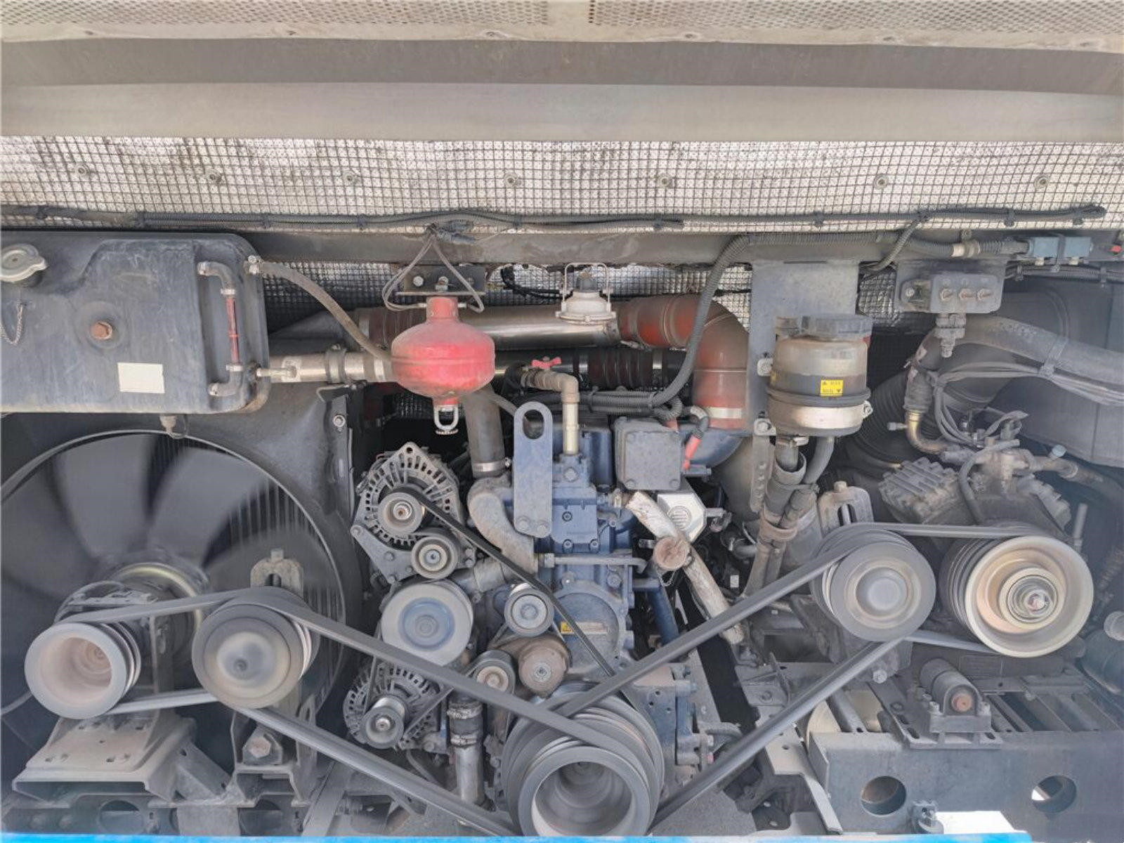 Double Decker Bus Yutong Brand ZK6116 Prices Yutong Bus 49 Seats Used Toyota Hiace Bus Weichai Engine 400kw Double Door