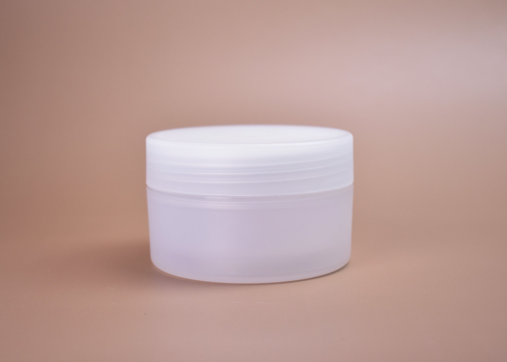 Classic cylinder round plastic cosmetics cream jar in 50ml 100ml 150ml 200ml 250ml for skincare face body cream PCR PP
