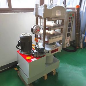 25T High Control Accuracy Plate Vulcanizing Press