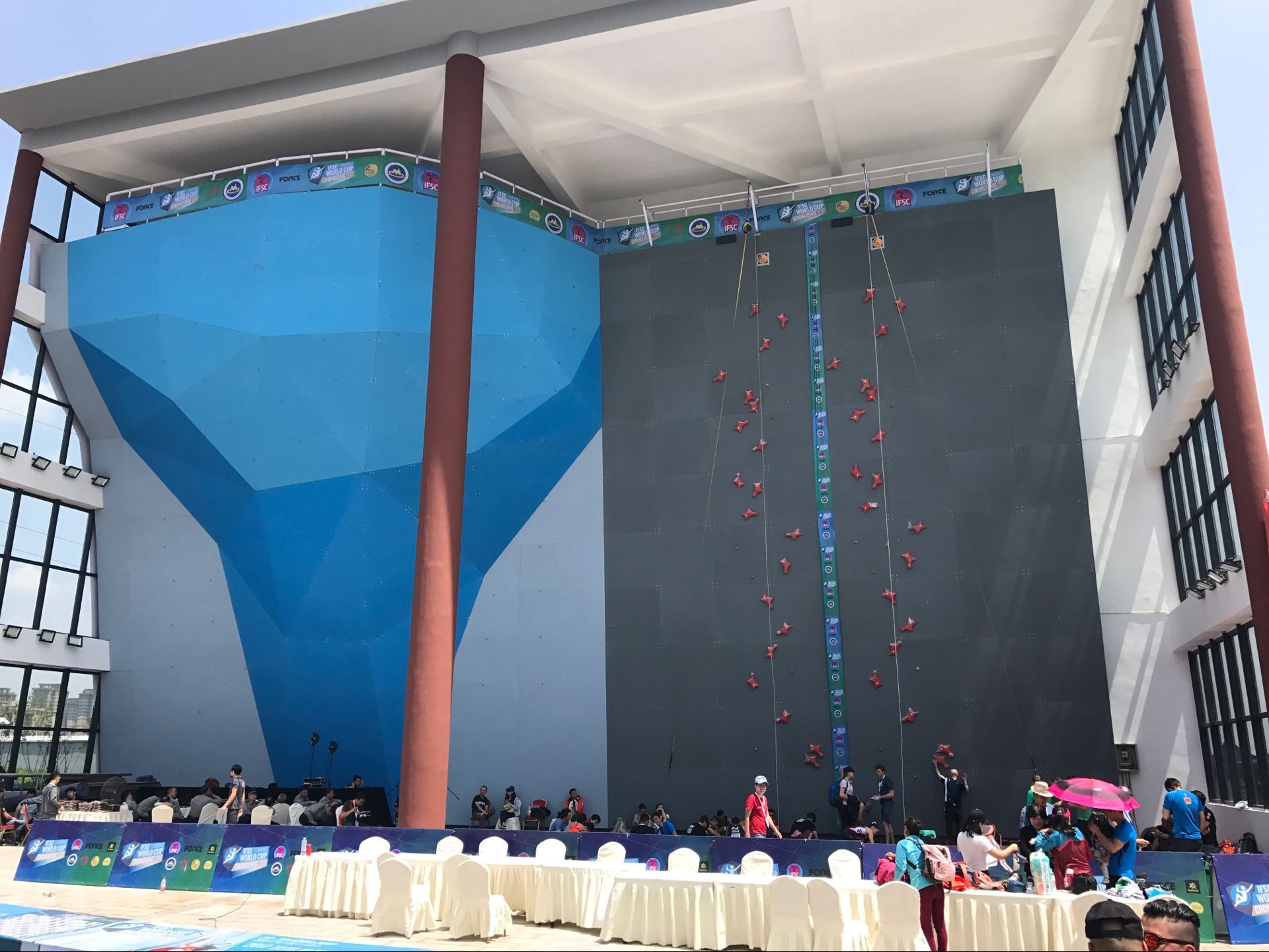 Sports Park Occasion Kids Rock Climbing Walls with Max Capacity 100-500kg Wood Panel
