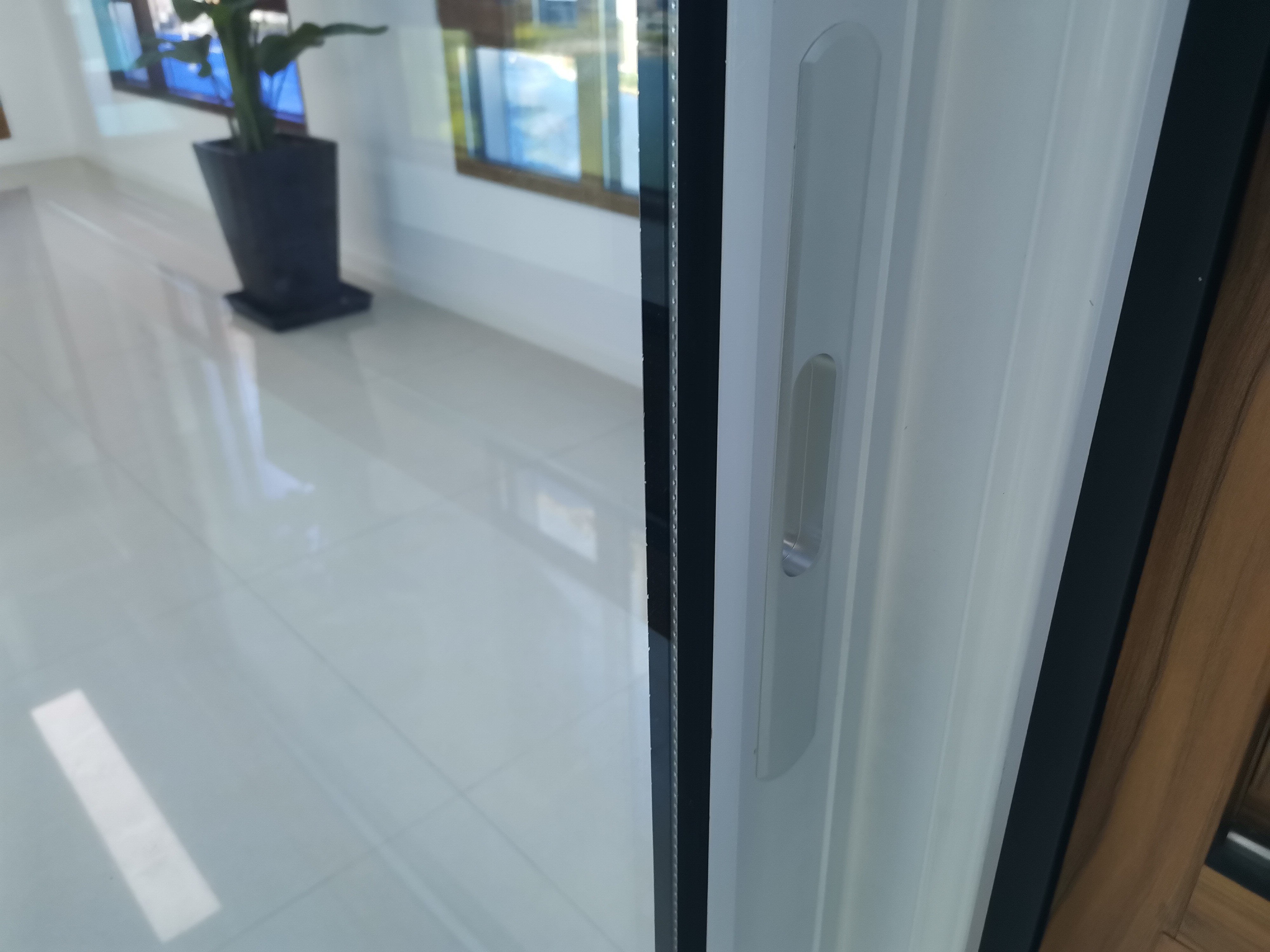 ODM Aluminum Sliding Window And Door For Kitchen White Tempered Glass