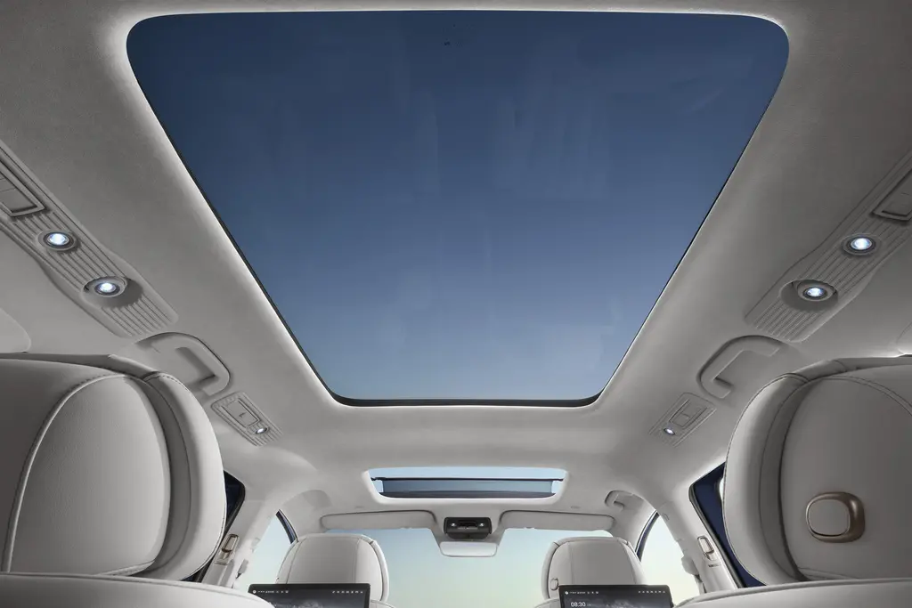 2023 Tengshi D 9 DM-i 970 All Wheel Drive 180km Plug-in Hybrid 7seat MPV with Brown Interior and Maximum Torque of 681Nm