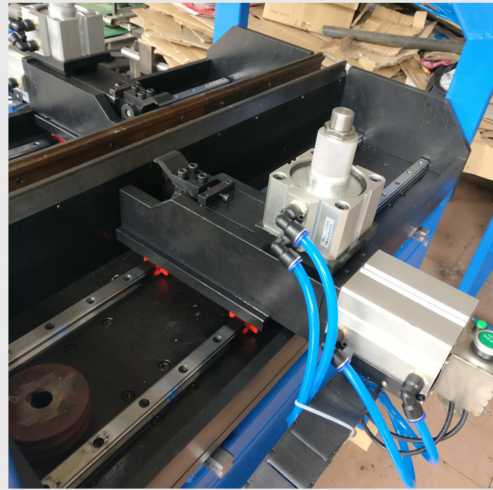950mm Core Width Auto Radiator Clinching Machine Min 0.6MPa